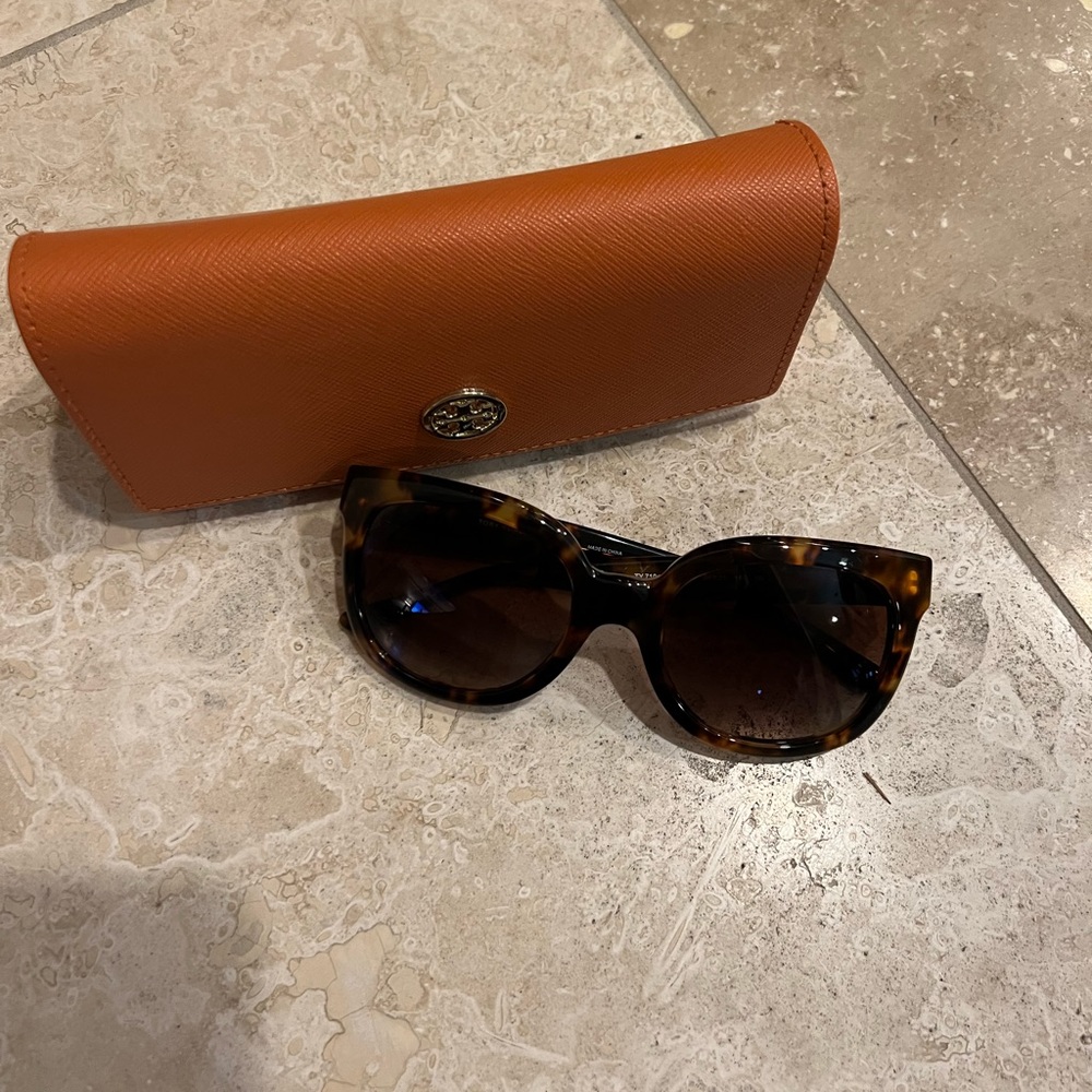 Tory Burch Brown Tortoise sunglasses.  Like new